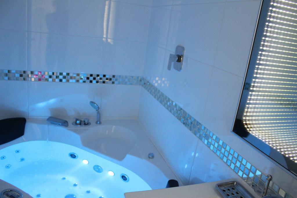 Apartman Relax So Saunou A Jakuzzi Namestovo Phòng bức ảnh